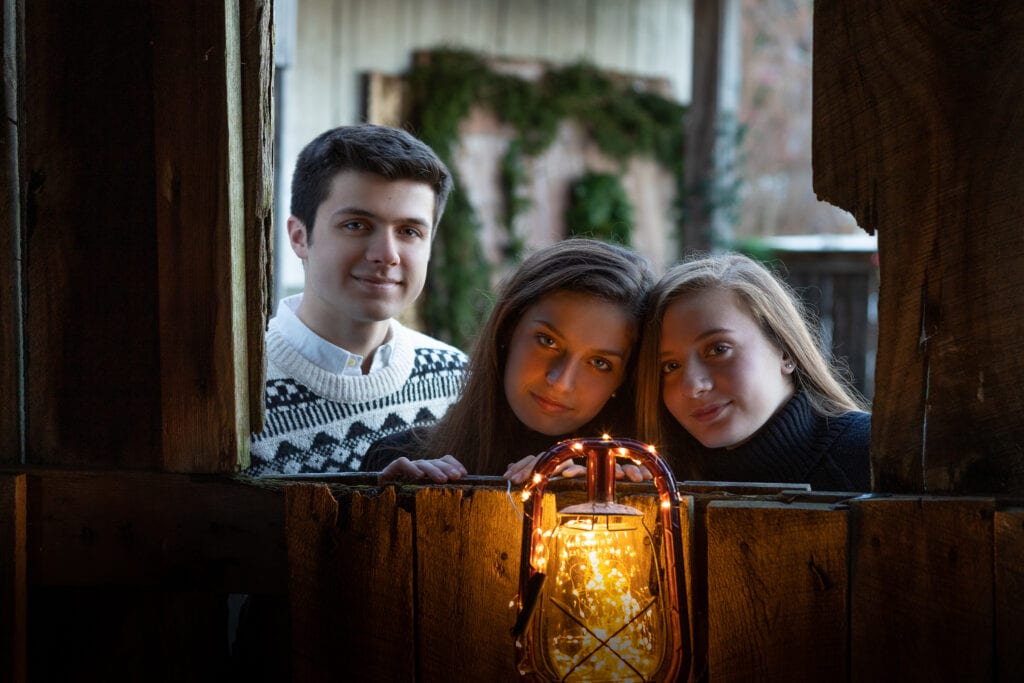 teenage christmas photo session with Anthropologie lights