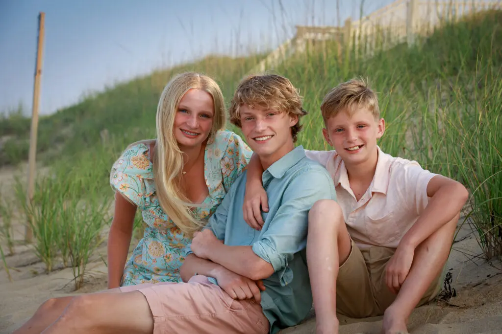 siblings by the dunes in Duck NC